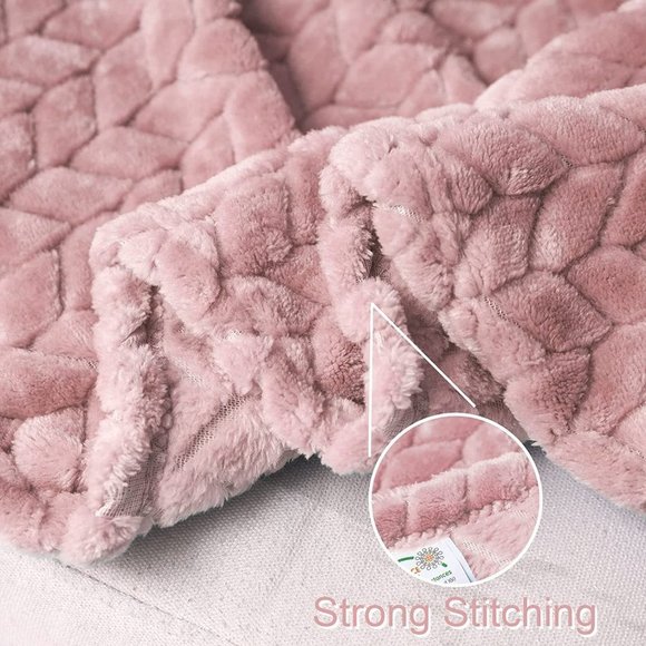 Dusty Pink Knit Jacquard Weave Pattern Decorative Warm Flannel Bed/Sofa Blanket - Picture 4 of 16